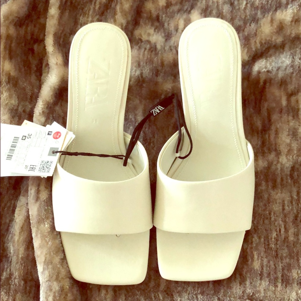 BRAND NEW: Zara white leather heels